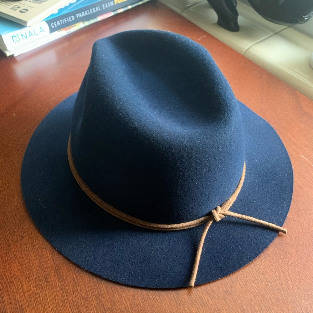 Orvis Women’s Packable felt hat.